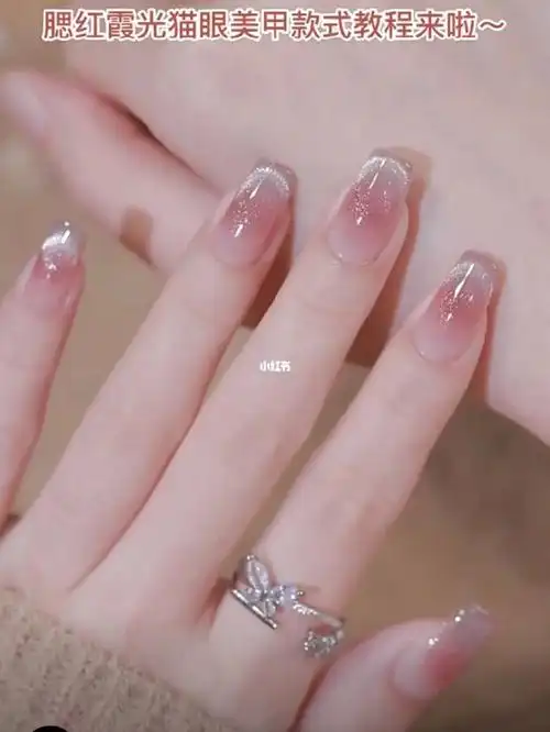 2023新年美腮红美甲配晶石猫眼美甲网红款式