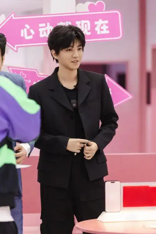 tfboys为王俊凯宣传新综艺##盒子里的猫