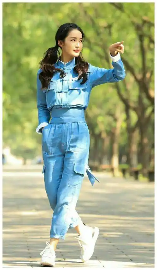 《爱上特种兵》李沁穿衣搭配自己的个性,美得不要不要的了_镂空_白色