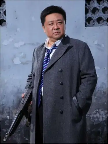 在继与张子健合作的《狄仁杰探案》后,梁冠华还在《飞虎神鹰》中扮演