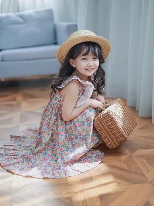 这个小妹妹有一丢丢可爱