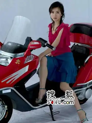 陈好拍广告马不停蹄 代言新坐驾英姿飒爽(图)