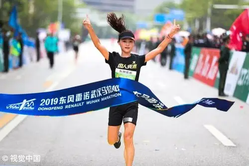 殷晓雨:不靠颜值靠实力 真正的半马女神