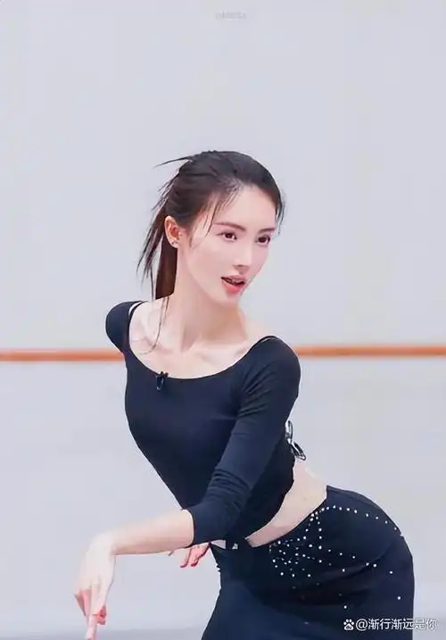 金晨是一位北舞校花出身,如今成为了娱乐圈里备受瞩目的明星.