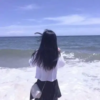 海边女生头像侧面唯美高清大海背景头像女生侧脸或背影