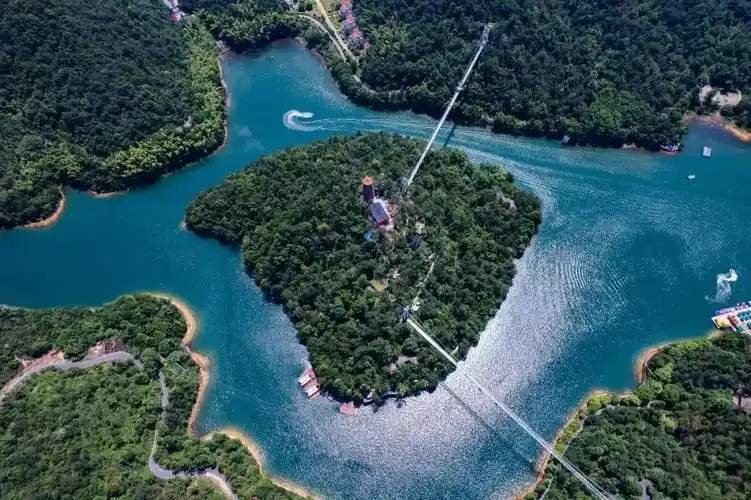 景区有关推文,出示转发记录和本人中/高考准考证;优惠内容:免大门票