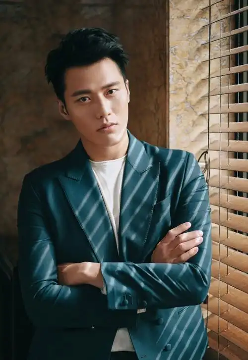 张睿家图片 张睿家帅气活动照图片