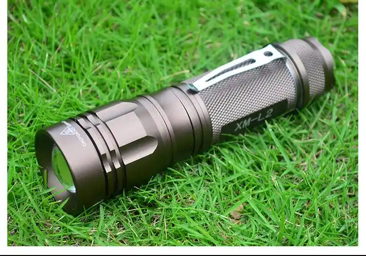 铭久l2军强光手电筒26650可充电t6远射变焦户外家用led超亮氙气灯