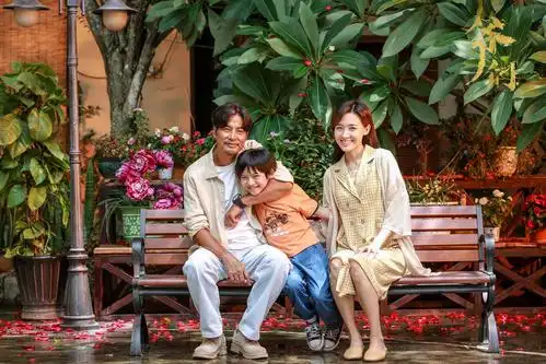 影院今日复工 任达华《爷们》首曝剧照强势来袭