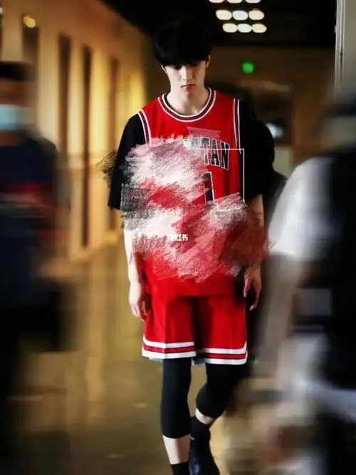 新鲜的刘耀文所以是热血男高吗