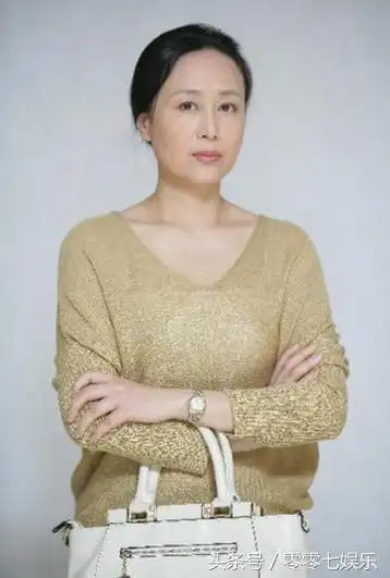 21岁拿影后, 嫁体坛"乒乓球王子"后隐退, 两个女儿都很美|吴玉芳|女儿