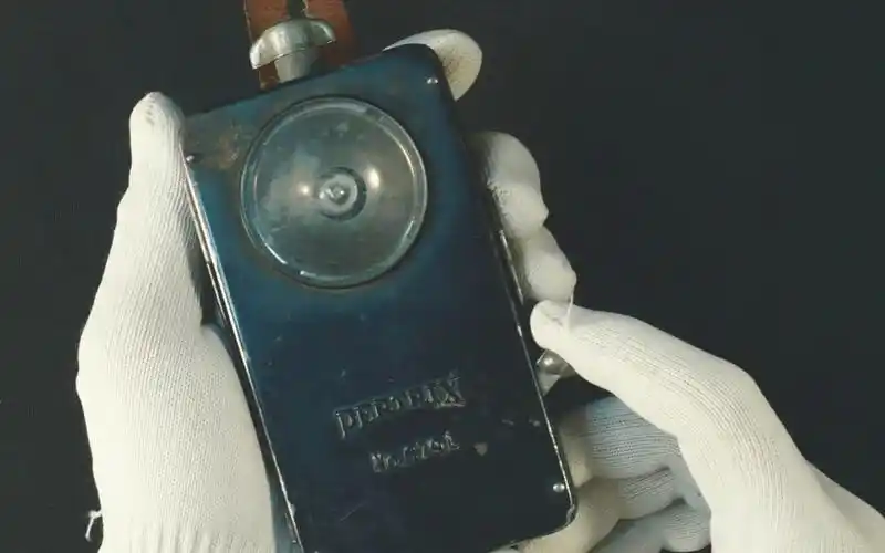 pertrix679l二战德军手电开箱展示