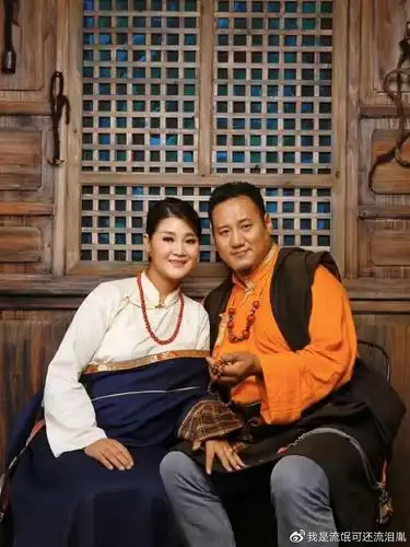 降央卓玛此前也说过,虽然老公长相不帅,但是老实憨厚的他身上却有一点