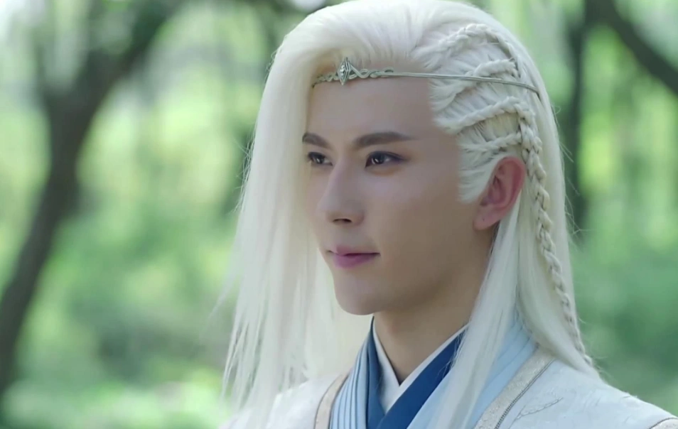 5个白发古装造型,于朦胧最帅气,朱一龙冷酷,他却令人惊艳!