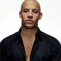 欧美光头男头像图片【点击鼠标右键下载】