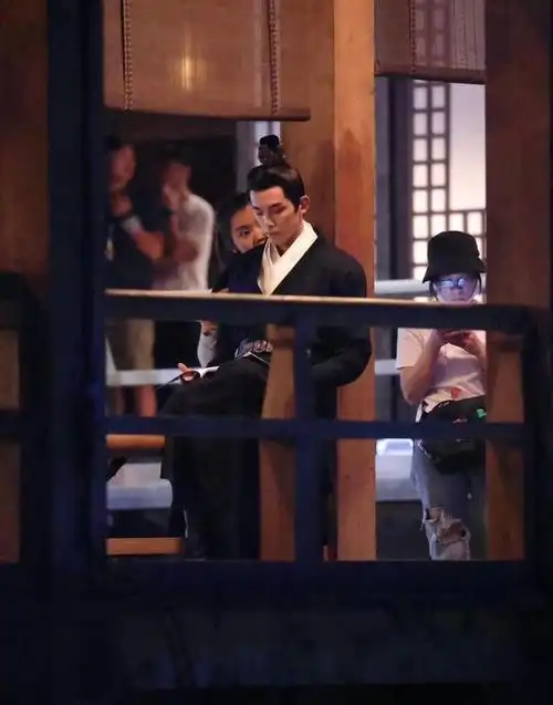 吴磊赵露思《星汉灿烂》路透,俊男美女很搭