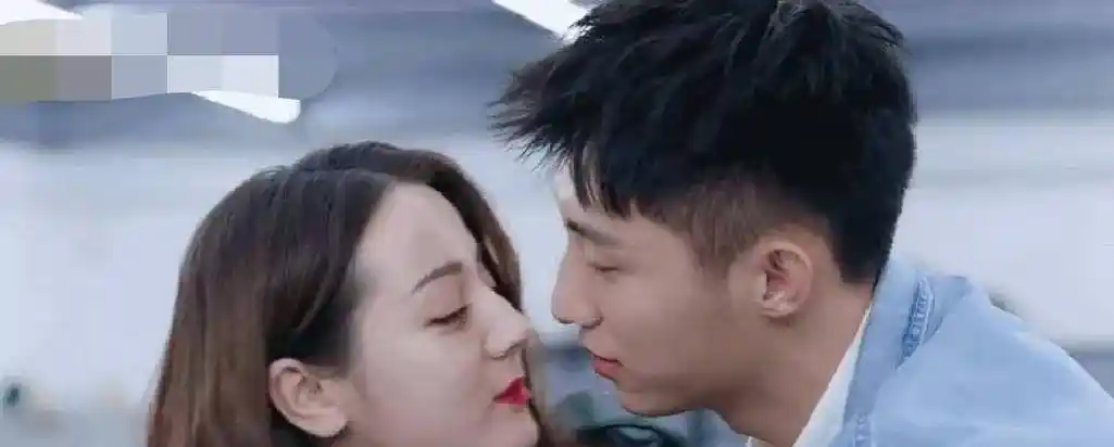 原创热巴的脸保质期短最新生图曝光被曝光瞬间老了十岁