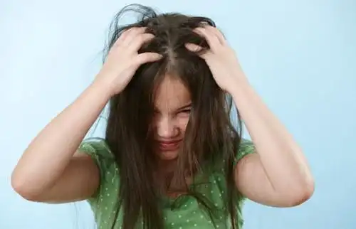 头皮痒还脱发,是什么原因?教你正确理解头痒