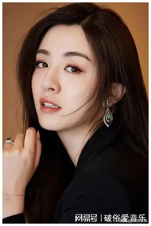 76天1100场拍摄,王晓晨太拼了,她的故事让人心疼!