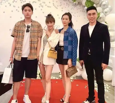 陈冰个人资料简介 陈冰家里很有钱吗老公是谁啊?