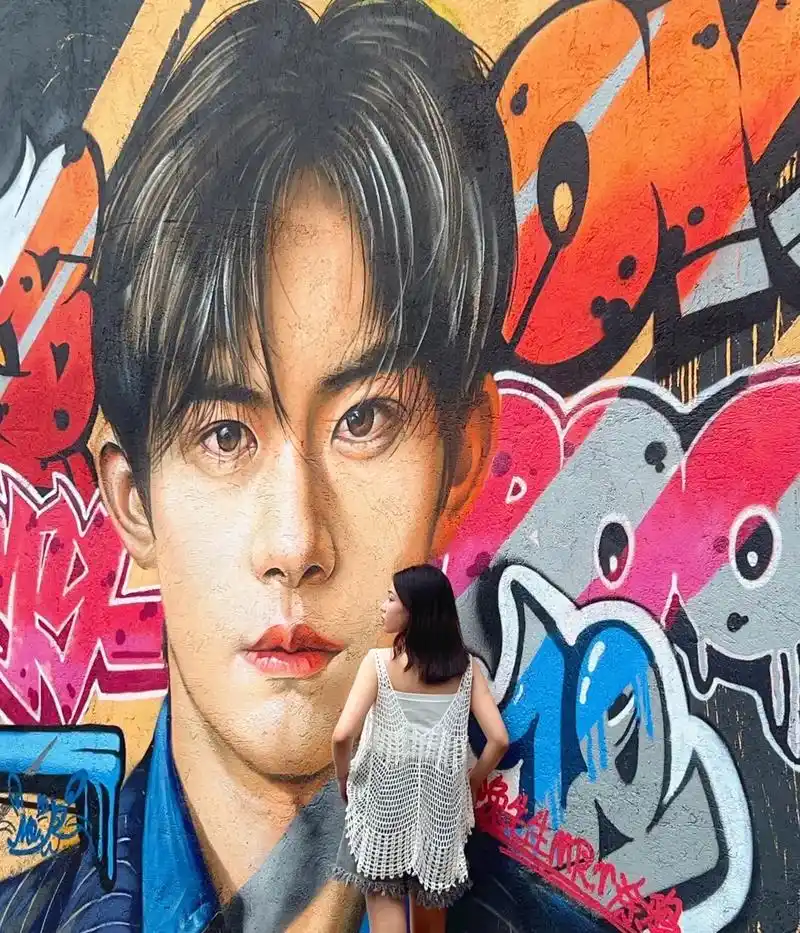 00后的出来啦#tfboys #街头涂鸦 #tfboys涂鸦 - 抖音