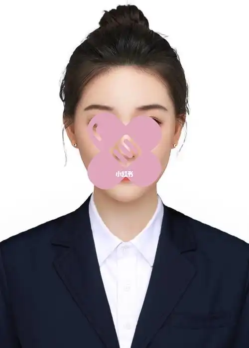 [猪头r]有点好看#丸子头 #证件照 #ps证件照