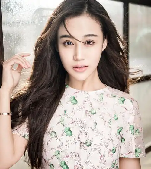 辛雨锡,《平凡岁月》中出演舞者高歌,八十年代大长腿白天鹅!