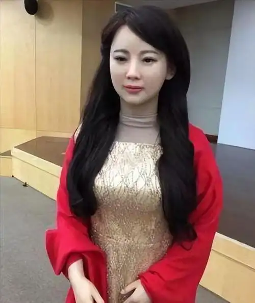 越来越多人选择晚婚其焦点放在女性机器人身上了因为太逼真了