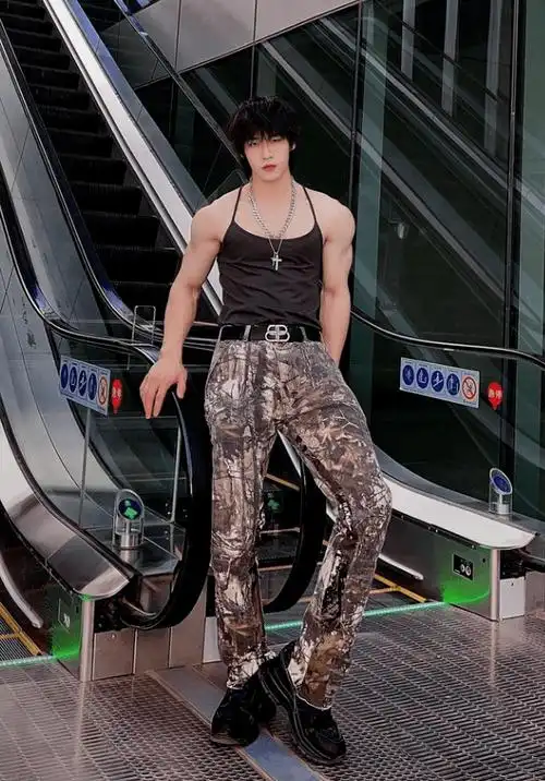 痞帅肌肉小帅哥@vincent xu 黑腹毛很性感_侵权_合作_洽谈