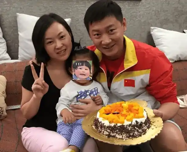 20岁的黄渤忍了,20岁的沈腾也忍了,看了20岁的腾格尔我真忍不了