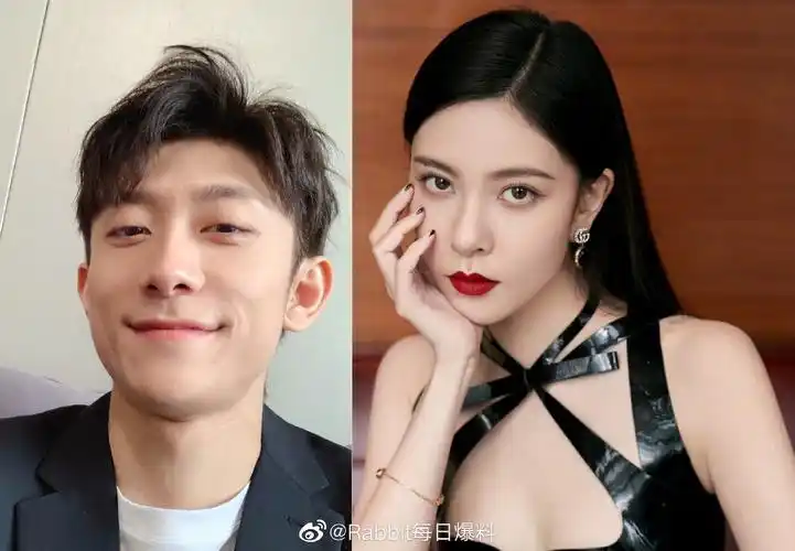 张一山宋妍霏被拍到一前一后出入小区,两位很般配 呢!