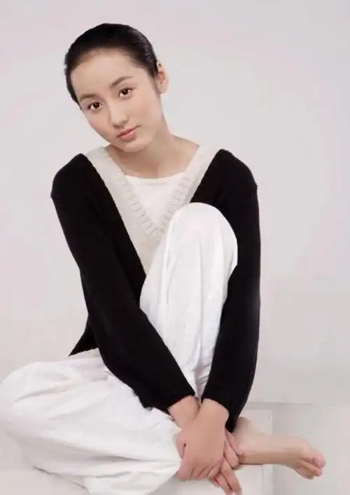 回顾钱泳辰:与吕一一见钟情,结婚多年虽然没孩子但依旧幸福甜蜜