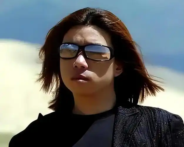 歌手郭峰62岁未婚无子女两段恋情无疾而终一生都献给了音乐