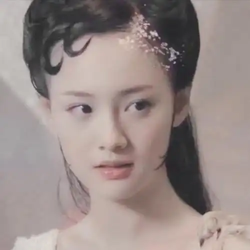 《画壁》中她饰演牡丹,很多观众观影后都表示:"要不是郑爽这样的小