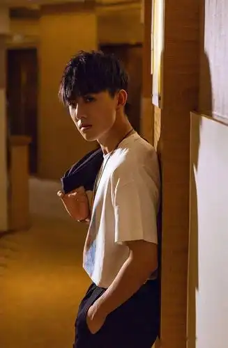 专访郑伟丨成为一个没有存在感的演员