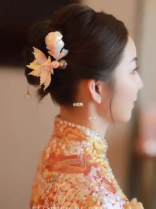 中式蓬松盘发温婉造型