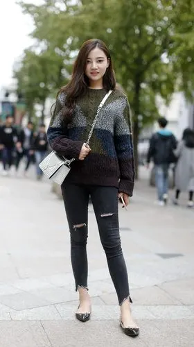 降温不懂搭配衣服让滚叔街拍来教你