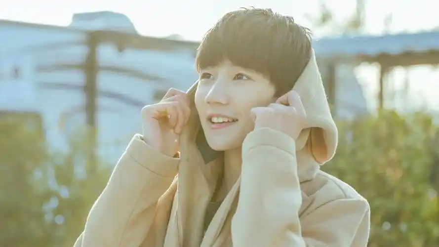 王源源源薄荷音明星风尚壁纸