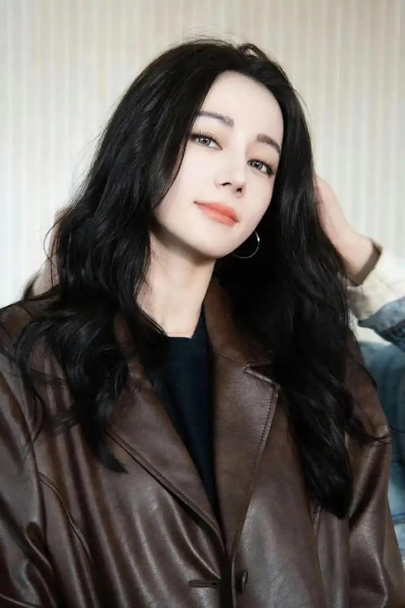 迪丽热巴 聂九罗@dear-迪丽热巴 偶尔也是有点小可爱 - 抖音