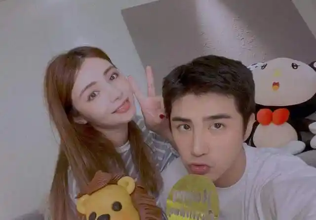 可喜可贺姜潮官宣老婆二胎生女一双儿女很会选出生日