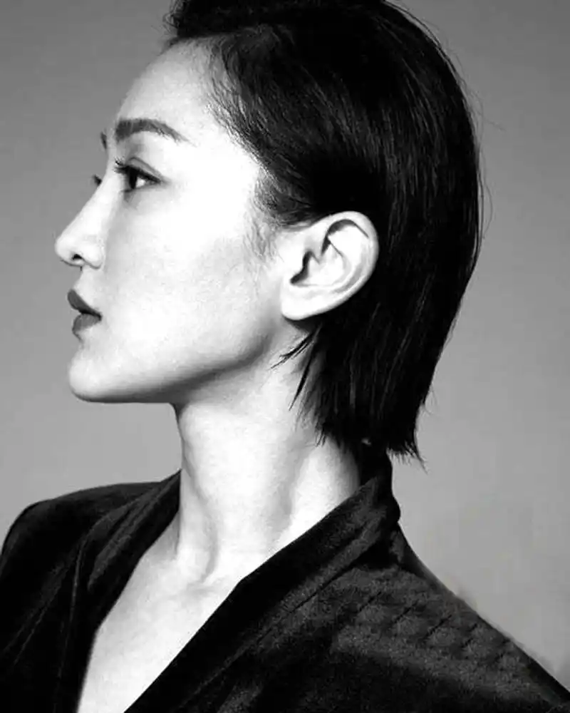 女明星侧脸照,唐嫣可爱,杨幂被黑,网友:还是第一个最美!