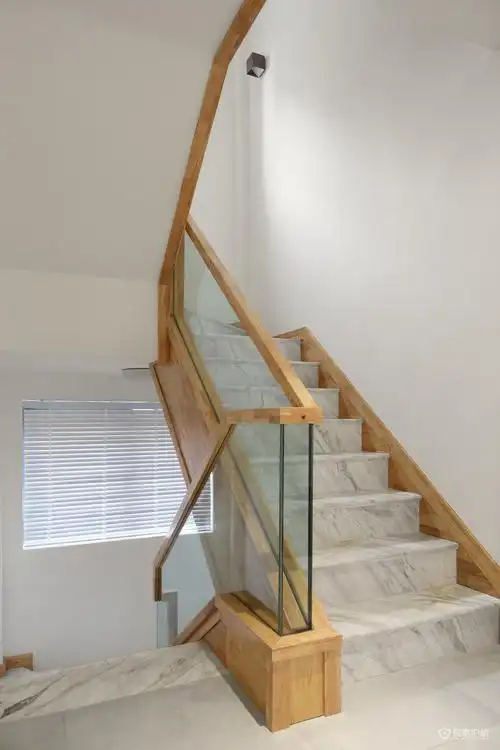 楼梯踏步颜色选什么好看?楼梯颜色要怎么搭配?