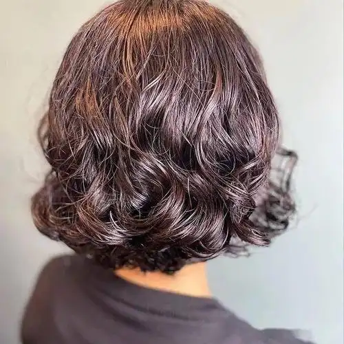 短发烫一烫大方有气质