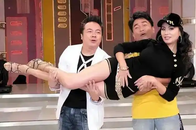 陪睡陪玩仅是低级潜规则,撕开内娱耻辱布|杨幂|应采儿|社交平台|娱乐