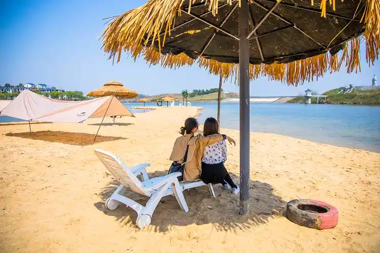 绝美岛屿沙滩露营,你想要的度假这里都有_帝王_全家游_帐篷