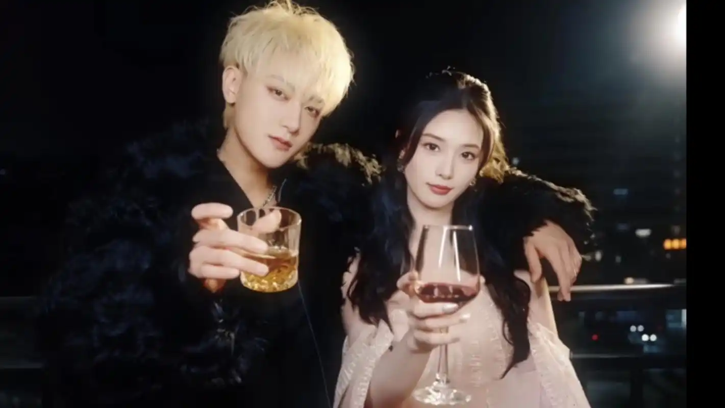 "作为黄子韬旗下首位公开产品体验的艺人,徐艺洋的检测报告成关键信任