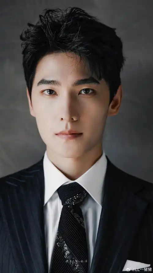 内娱名品鼻#杨洋的鼻子是女娲毕设侧颜男神!