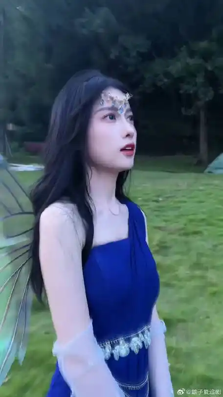 暧昧可能会输 但爱姐一定不会#制服 @是小朱吖房产