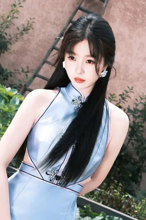 虞书欣030495    更新壁纸～  #虞书欣温婉国风