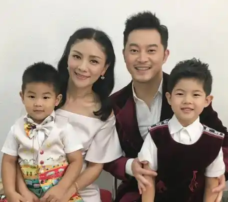 沙溢胡可一家四口将登央视春晚,全家演唱合家欢歌曲!